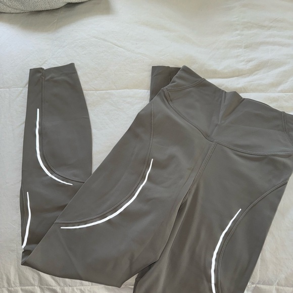 Lululemon Reflective Leggings - Picture 2 of 3